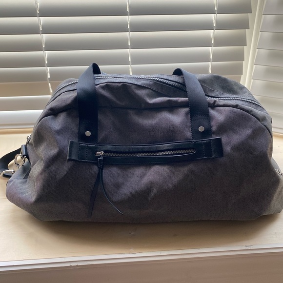 Large Grey LuluLemon Duffle Bag - Picture 2 of 8